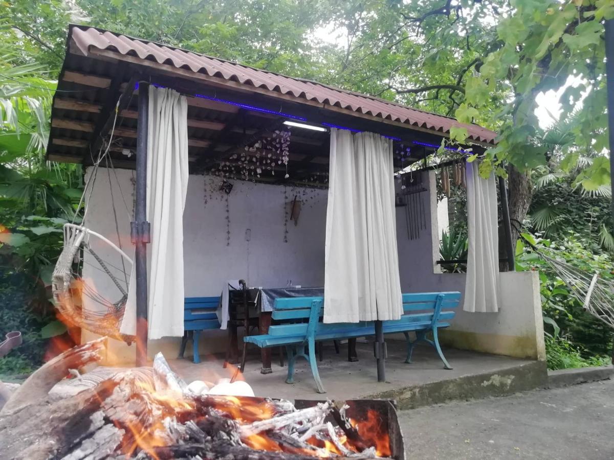 Achi Guest House Makhinjauri Exteriér fotografie